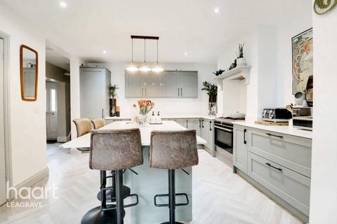 88 Limbury Road, Luton, LU3 2PL