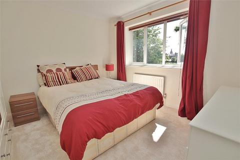 4 bedroom detached house to rent, Alexandra Gardens, Woking GU21