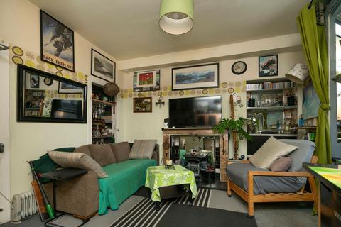 2 bedroom flat for sale, 49 1F2 North Junction Street, North Leith, Edinburgh EH6 6HS