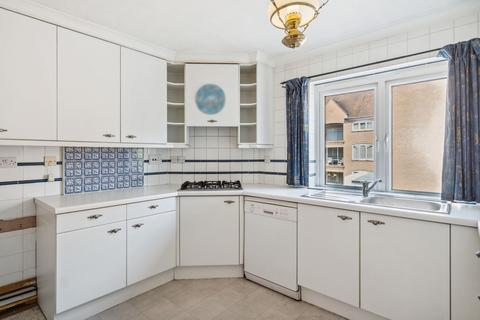 3 bedroom flat for sale, Reynolds Road, Beaconsfield, HP9