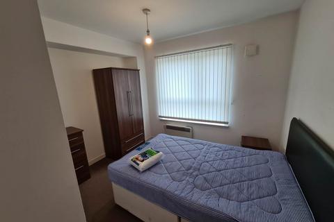 2 bedroom flat to rent, 113 Bellfield Street, ,