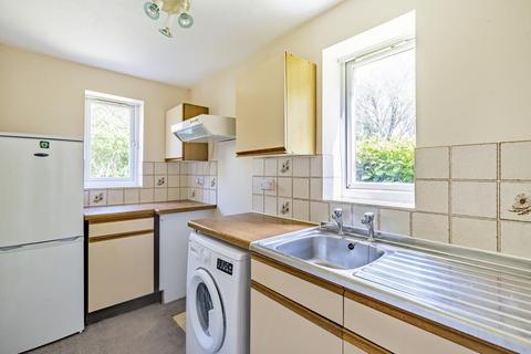 18 Burdock Close, Lightwater, GU18 5YP