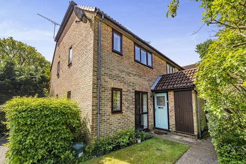 18 Burdock Close, Lightwater, GU18 5YP