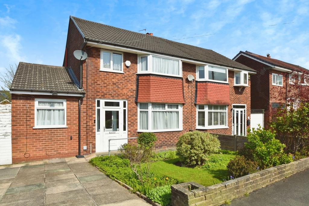 Cuckoo Lane, Whitefield, M45 4 bed semidetached house for sale £305,000