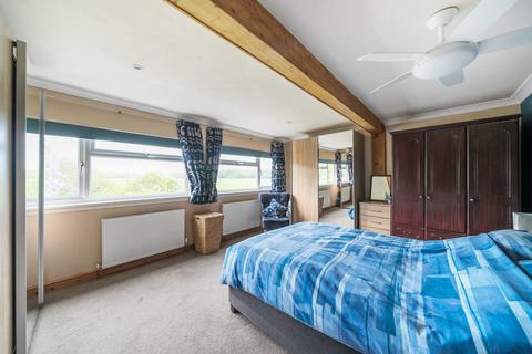 2 bedroom bungalow for sale, Gumbrells Close, Fairlands, Guildford, GU3