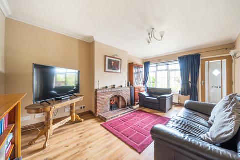 30 Gumbrells Close, Fairlands, Guildford, GU3 3NG