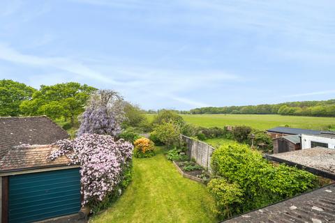 30 Gumbrells Close, Fairlands, Guildford, GU3 3NG