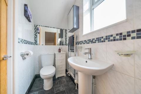 30 Gumbrells Close, Fairlands, Guildford, GU3 3NG