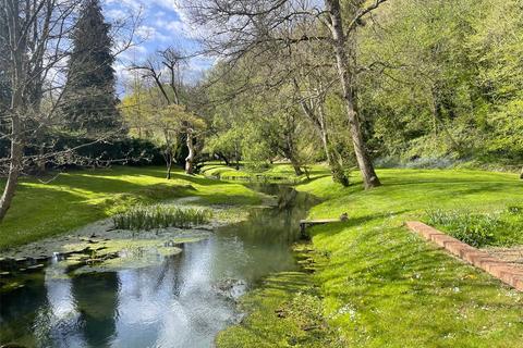 6 bedroom detached house to rent, Basted Mill, Borough Green, Sevenoaks, Kent, TN15