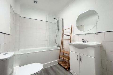 1 bedroom flat to rent, Camden Road, London, NW1