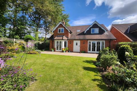 3 bedroom detached house for sale, Iwerne Minster