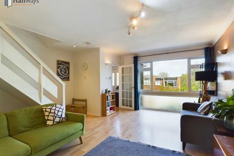 22 Deepfield Way, Coulsdon, CR5 2SZ