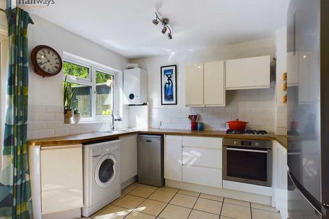 22 Deepfield Way, Coulsdon, CR5 2SZ