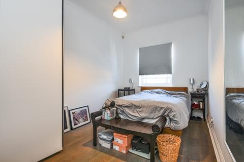 2 bedroom flat to rent, Clarence Mews Surrey Quays SE16