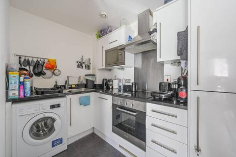 2 bedroom flat to rent, Mercury House, Canning Town, London, E16