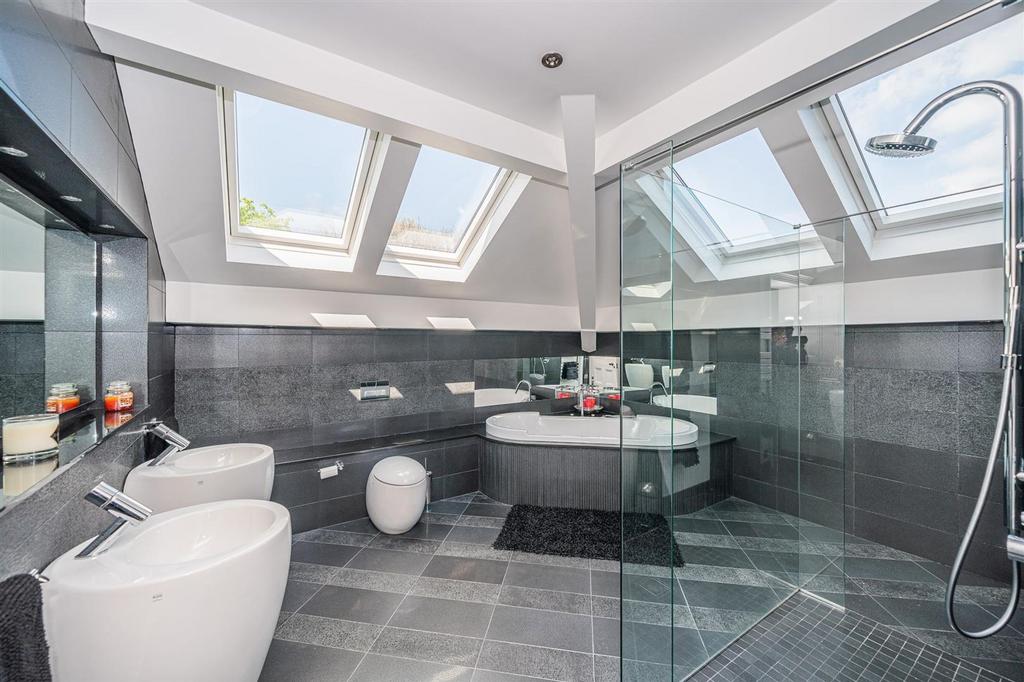 2 ND FL BATH.jpg
