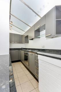 2 bedroom maisonette to rent, New Kings Road, Parsons Green, London, SW6