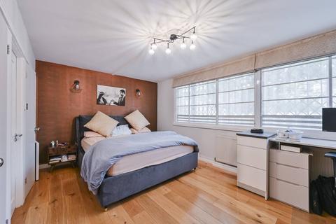 3 bedroom flat for sale, Quadrangle, Hyde Park Estate, London, W2