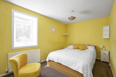 30 Buckstone Shaw, Edinburgh, EH10 6XP