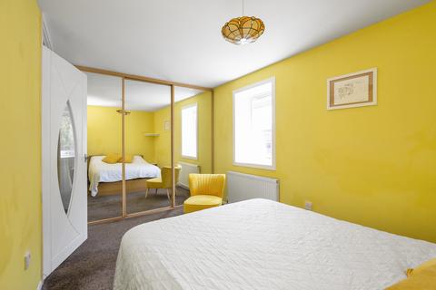 30 Buckstone Shaw, Edinburgh, EH10 6XP