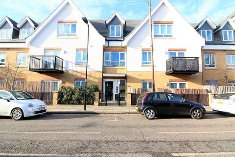 1 bedroom flat to rent, Featherstone Court, Dudley Road, Southall, Greater London, UB2