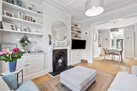 9 Murray Road, London, W5 4XR