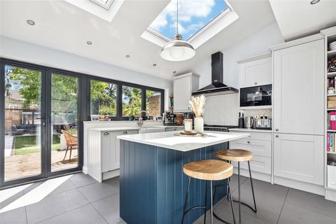 9 Murray Road, London, W5 4XR