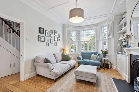 9 Murray Road, London, W5 4XR