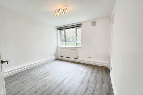 2 bedroom flat to rent, Bromley Road, London SE6