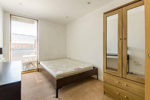 2 bedroom flat for sale, High Road, Wood Green, London, N22