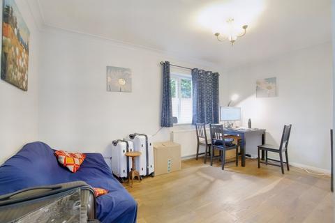 2 bedroom flat for sale, Osprey Close, West Drayton UB7