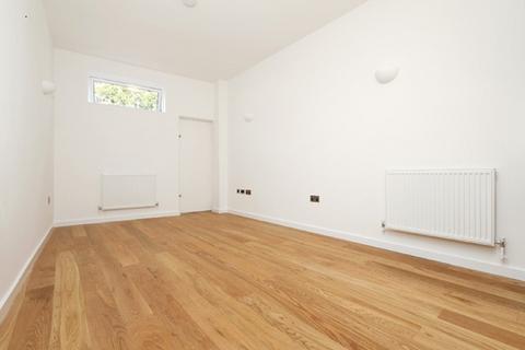 6 Valerio Mews, London, N1 4FB