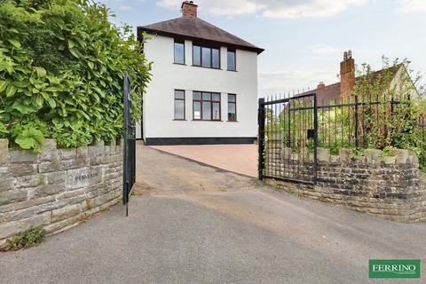 4 bedroom detached house for sale, Grove Road, Lydney, Gloucestershire. GL15 5JE