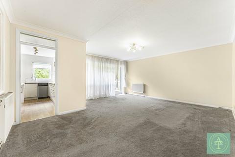 2 bedroom flat for sale, Chaseville Park Road, N21