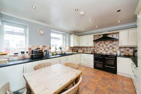 5 bedroom detached house for sale, Amlwch Road, Benllech, Tyn-Y-Gongl LL74