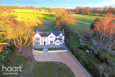 5 bedroom detached house to rent, Little Hammer Lane, Grayshott