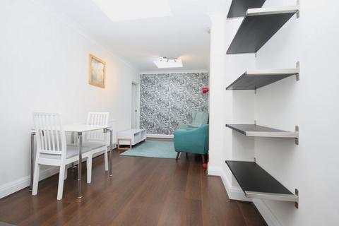 1 bedroom flat to rent, Camden Road, Camden Town, NW1