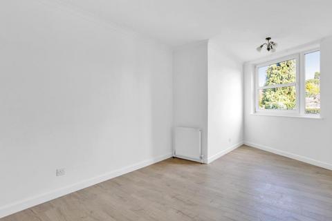 2 bedroom apartment to rent, Heathside, Weybridge, Surrey, KT13 9YH