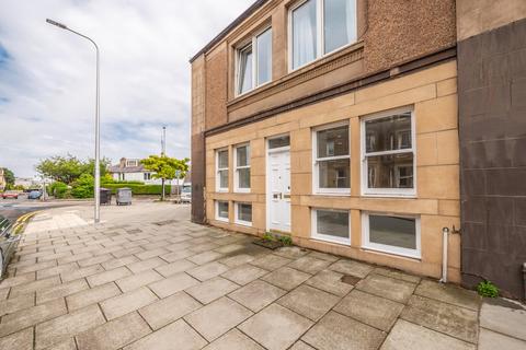 2 bedroom flat to rent, Bellevue Road, Edinburgh, EH7