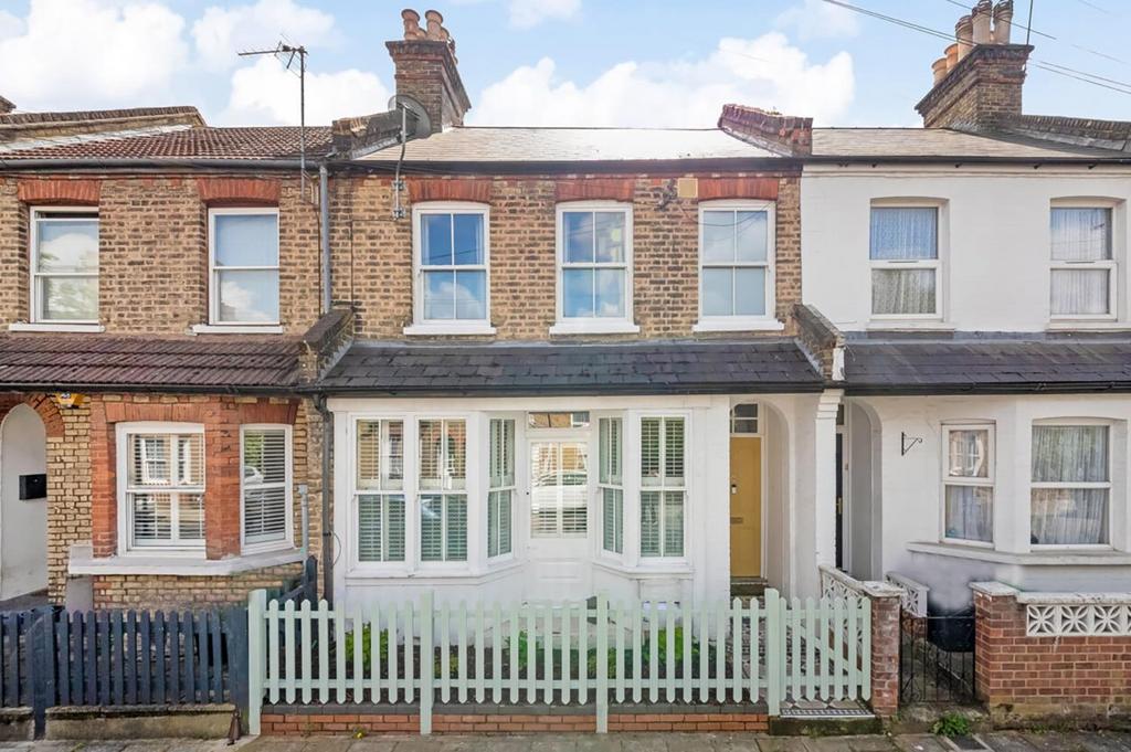 Rommany Road, London, SE27 3 bed house for sale £795,000