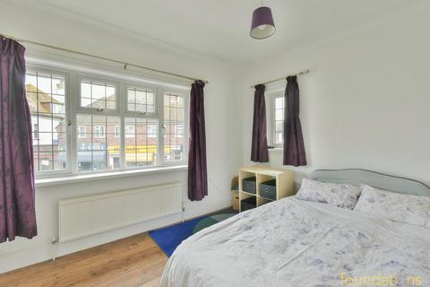 2 bedroom flat for sale, Cooden Sea Road, Bexhill-on-Sea, TN39
