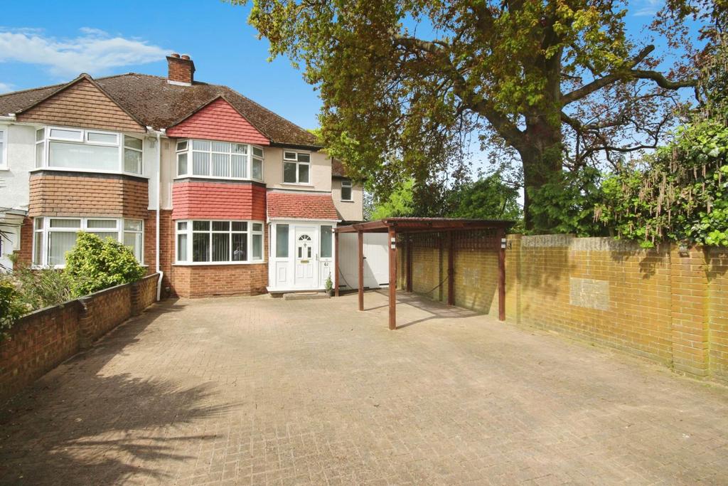 Bay Road, Bracknell RG12 4 bed semidetached house for sale £575,000