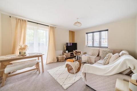 2 bedroom apartment to rent, Berryfields,  Aylesbury,  HP18