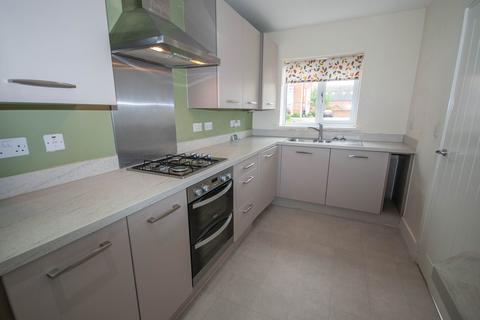 3 bedroom semi-detached house to rent, Laing Close, Rugby, CV21