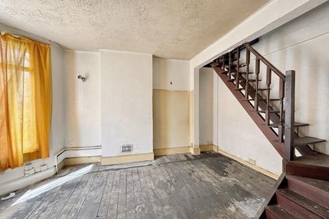 2 bedroom terraced house for sale, 123 Green Lane, Ilford, Essex, IG1 1XN
