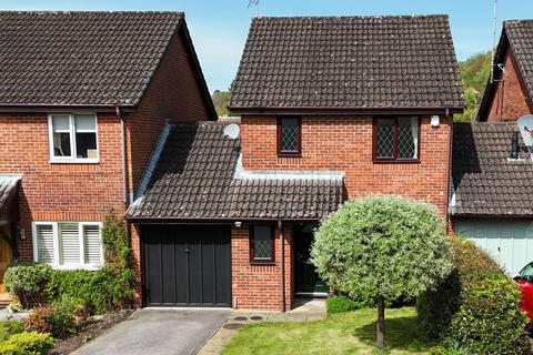 3 bedroom link detached house for sale, Trout Road, Haslemere, GU27