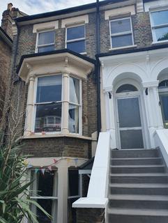 1 bedroom in a house share to rent, Albert Road, London N4