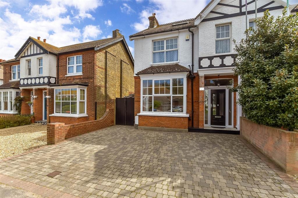 Fitzroy Avenue, Broadstairs, Kent 4 bed semidetached house for sale