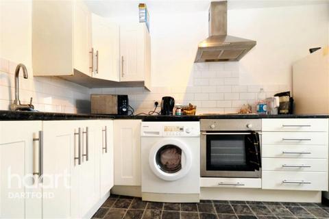 2 bedroom flat to rent, Sycamore Court, DA9