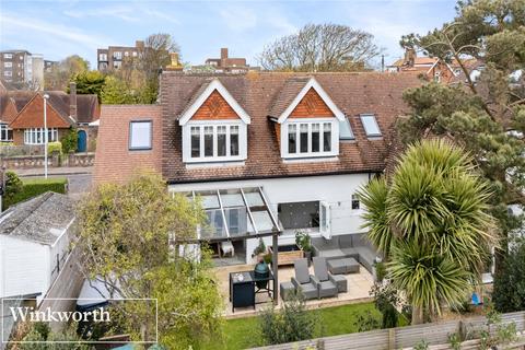 4 bedroom detached house for sale, Hythe Road, Worthing, West Sussex, BN11